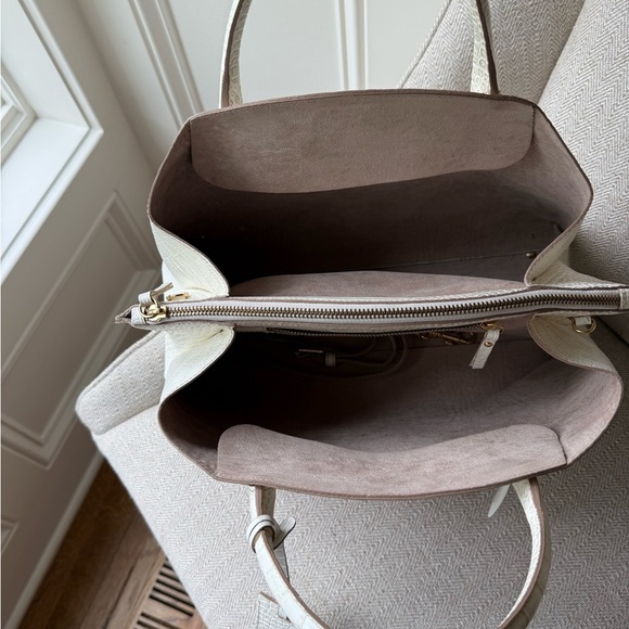 Iacucci Elegant Cream Croc-Embossed Satchel - Picture 4 of 7